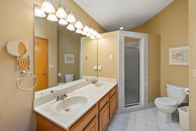 10695 53rd Avenue N, Plymouth, MN 55442