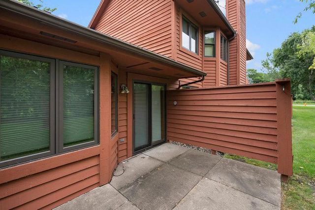 10695 53rd Avenue N, Plymouth, MN 55442