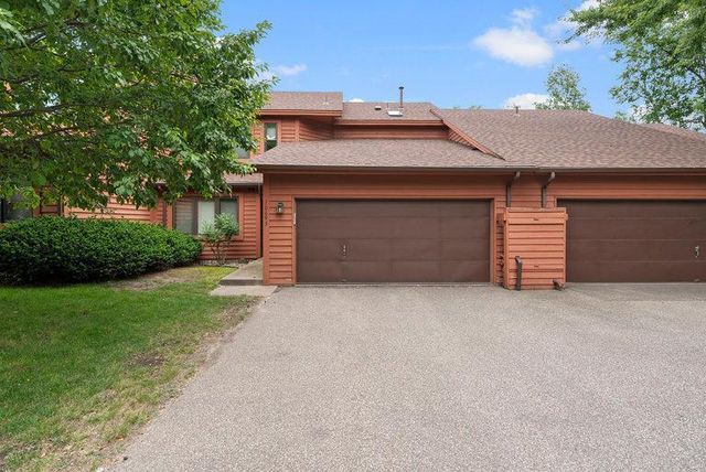 10695 53rd Avenue N, Plymouth, MN 55442