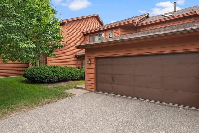 10695 53rd Avenue N, Plymouth, MN 55442