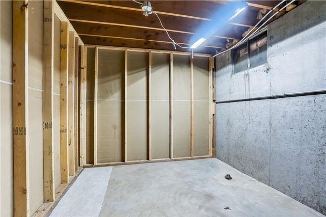 819 NE Cookingham Drive, Kansas City, MO 64155