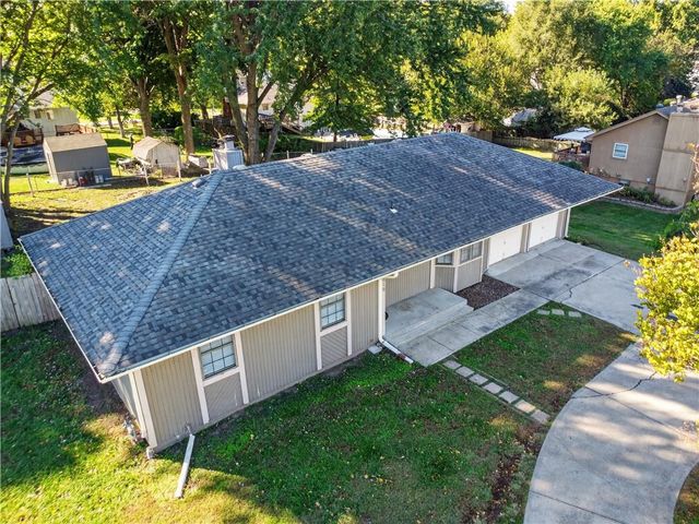 819 NE Cookingham Drive, Kansas City, MO 64155