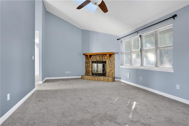 819 NE Cookingham Drive, Kansas City, MO 64155