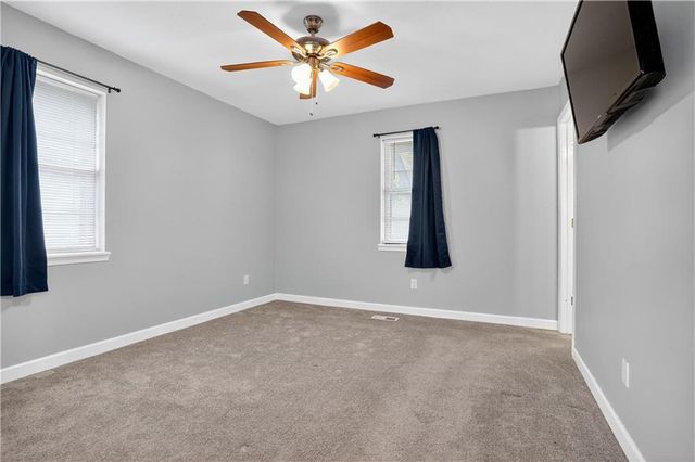 819 NE Cookingham Drive, Kansas City, MO 64155