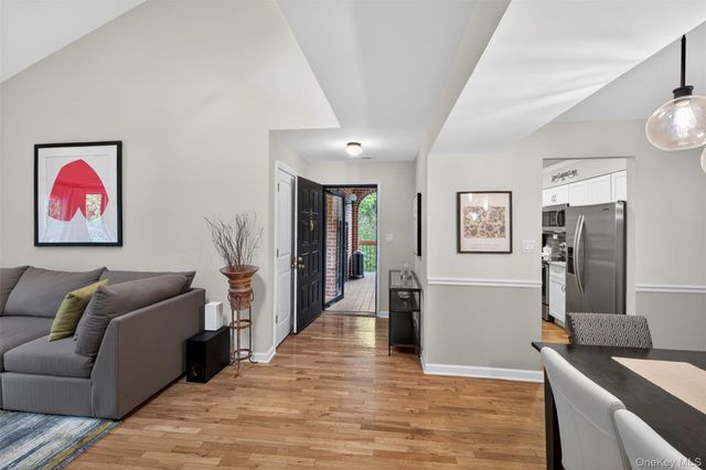 20 Bronxville Glen Drive 6, Bronxville, NY 10708