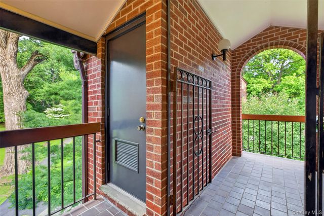 20 Bronxville Glen Drive 6, Bronxville, NY 10708