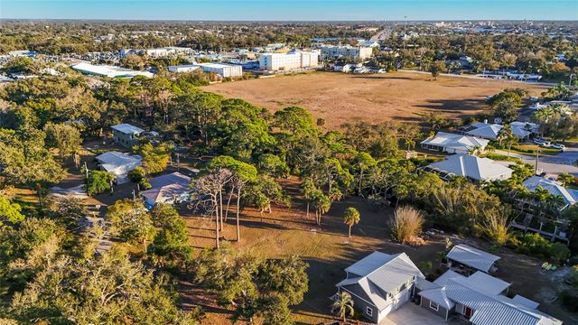 405 ESTIL DRIVE N, Nokomis, FL 34275