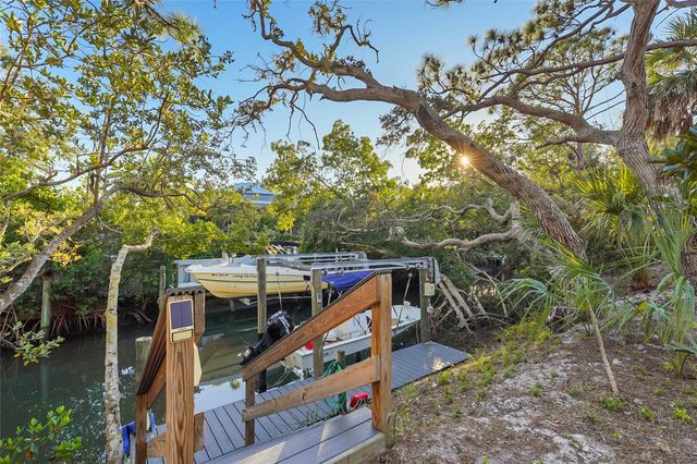 405 ESTIL DRIVE N, Nokomis, FL 34275