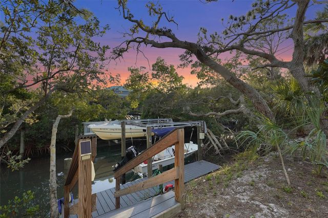 405 ESTIL DRIVE N, Nokomis, FL 34275