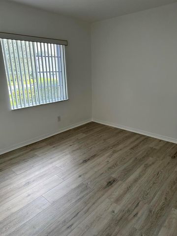 16323 SW 6th Street, Pembroke Pines, FL 33027