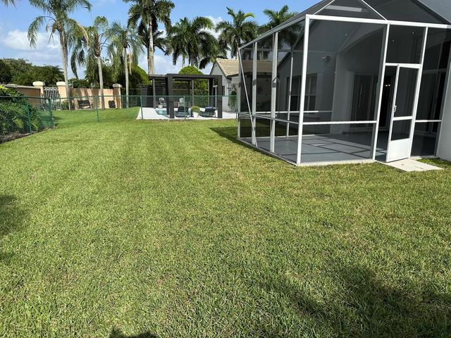 16323 SW 6th Street, Pembroke Pines, FL 33027
