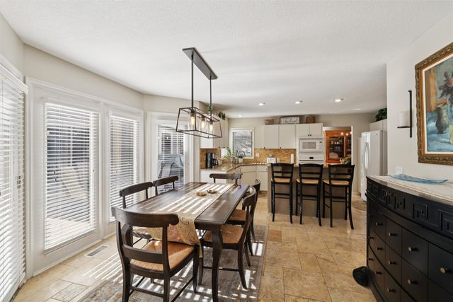 870 SE Walnut Ridge Drive, Waukee, IA 50263