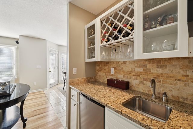 870 SE Walnut Ridge Drive, Waukee, IA 50263