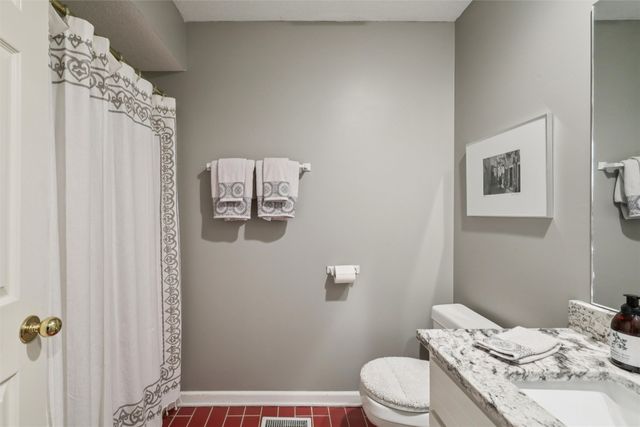 870 SE Walnut Ridge Drive, Waukee, IA 50263