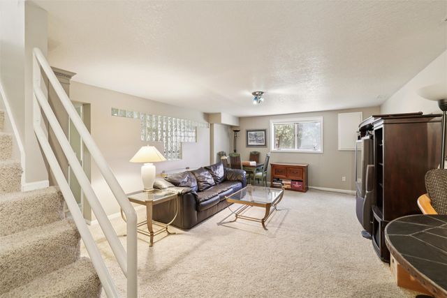 870 SE Walnut Ridge Drive, Waukee, IA 50263