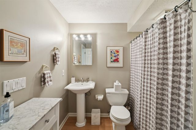 870 SE Walnut Ridge Drive, Waukee, IA 50263