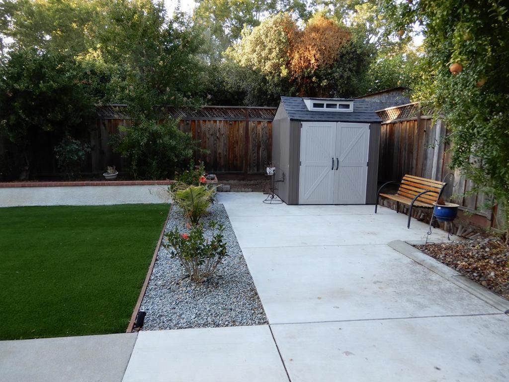 Image 23 of property listing at Address unavailable.