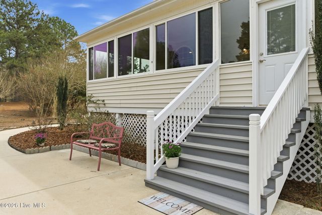 115 Rachels Point, West End, NC 27376