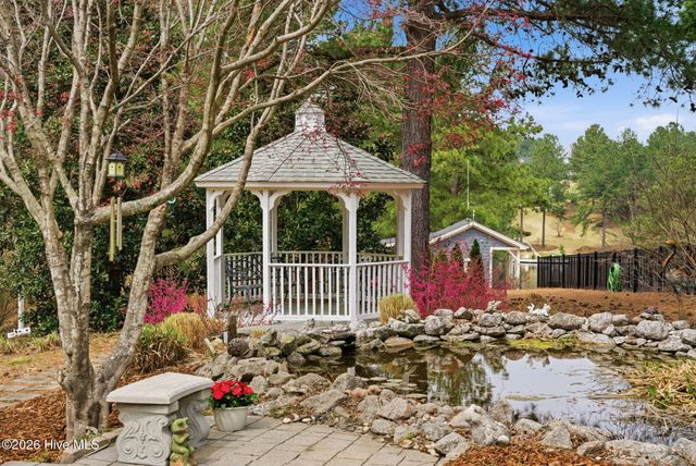 115 Rachels Point, West End, NC 27376