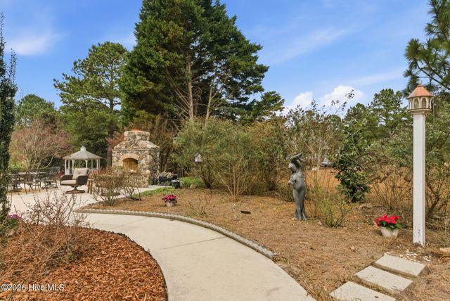 115 Rachels Point, West End, NC 27376