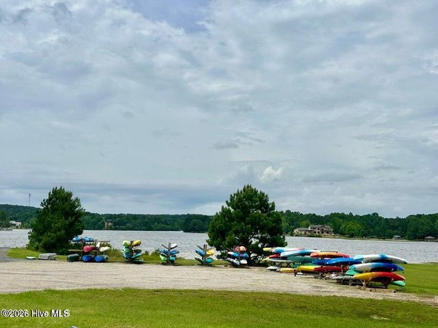 115 Rachels Point, West End, NC 27376