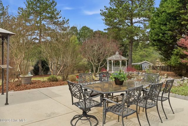 115 Rachels Point, West End, NC 27376