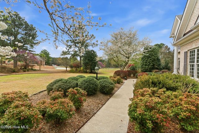 115 Rachels Point, West End, NC 27376