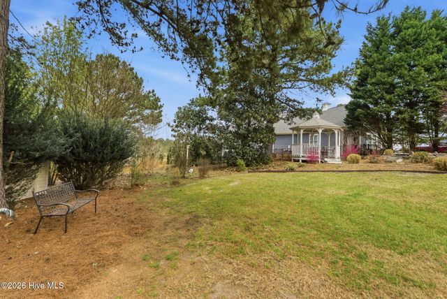 115 Rachels Point, West End, NC 27376