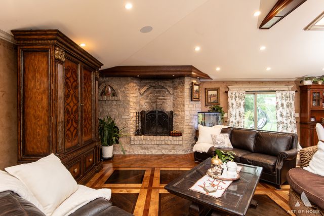 6N654 Harvey Road, Medinah, IL 60157