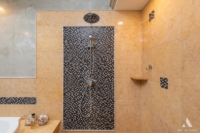 6N654 Harvey Road, Medinah, IL 60157