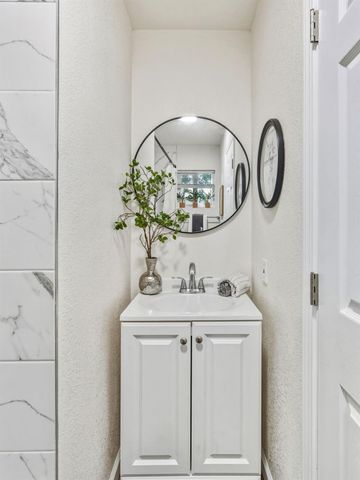 3813 25th Ave, Sacramento, CA 95820