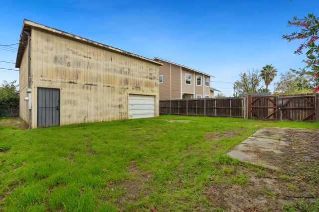 3813 25th Ave, Sacramento, CA 95820