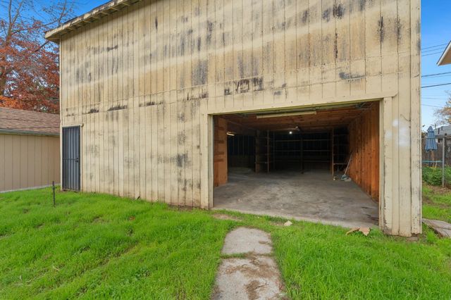 3813 25th Ave, Sacramento, CA 95820