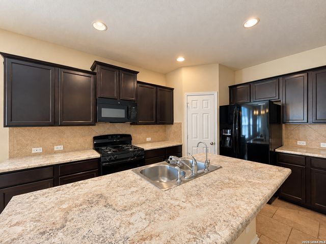 130 Golden Wren, San Antonio, TX 78253