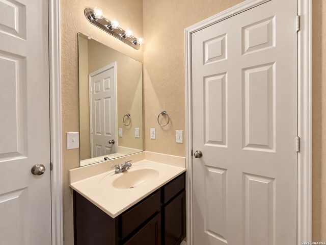 130 Golden Wren, San Antonio, TX 78253