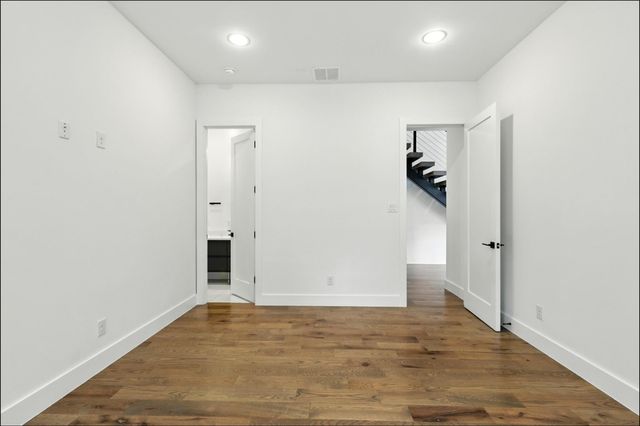 3523 N Versailles Avenue, Dallas, TX 75209