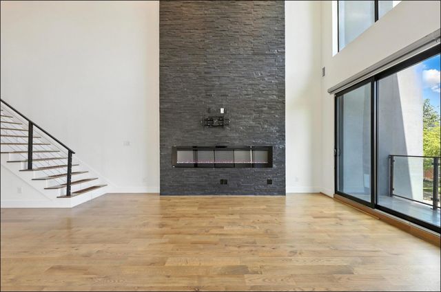 3523 N Versailles Avenue, Dallas, TX 75209