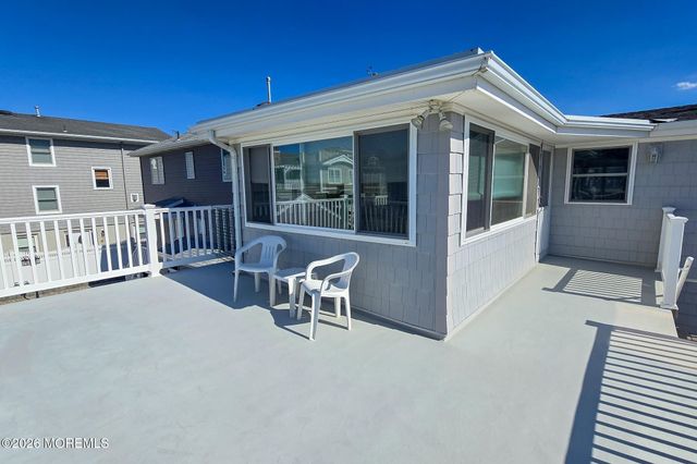 9 New York Avenue, Lavallette, NJ 08735
