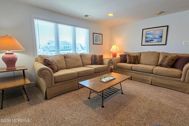 9 New York Avenue, Lavallette, NJ 08735