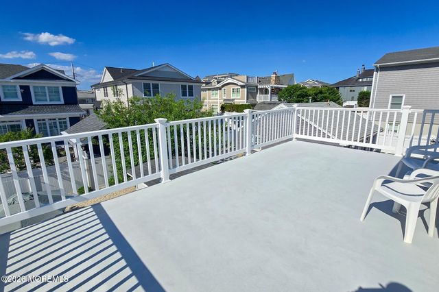9 New York Avenue, Lavallette, NJ 08735