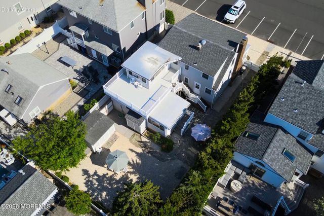 9 New York Avenue, Lavallette, NJ 08735