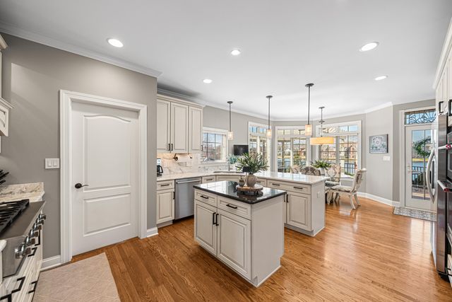 9020 Willow Lane, St. John, IN 46373