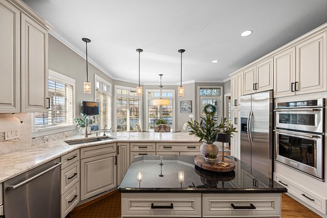 9020 Willow Lane, St. John, IN 46373