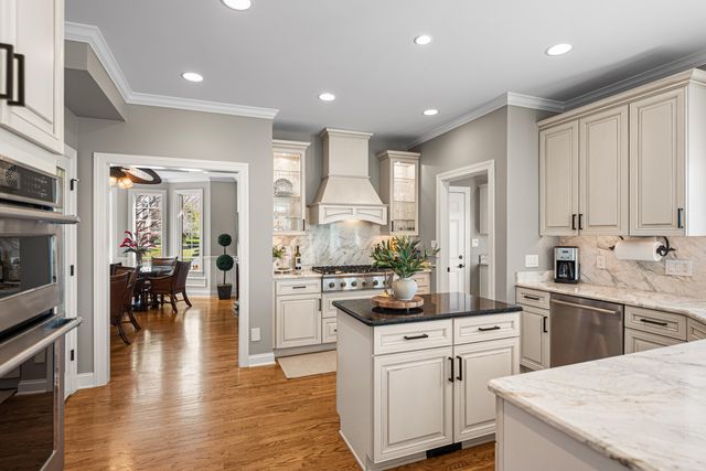 9020 Willow Lane, St. John, IN 46373