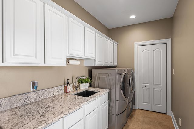 9020 Willow Lane, St. John, IN 46373