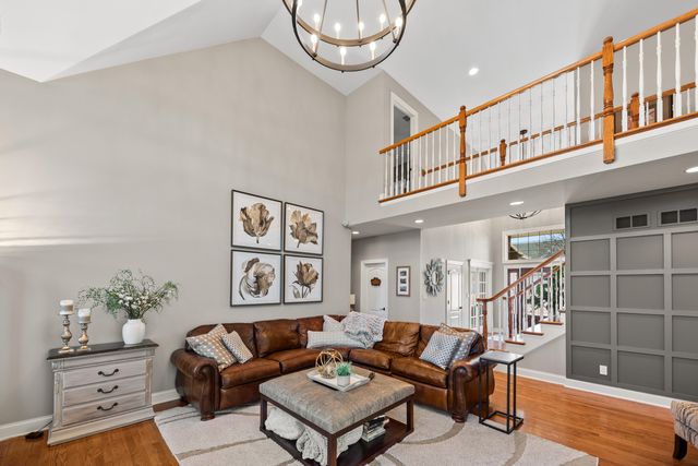 9020 Willow Lane, St. John, IN 46373