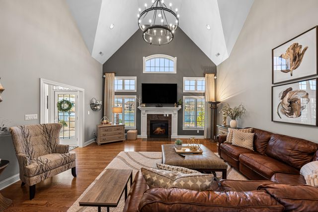 9020 Willow Lane, St. John, IN 46373