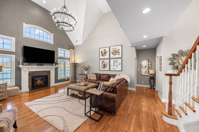 9020 Willow Lane, St. John, IN 46373