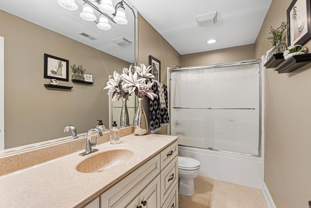 9020 Willow Lane, St. John, IN 46373