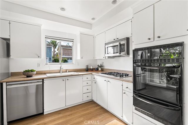 365 Monte Vista Avenue, Costa Mesa, CA 92627